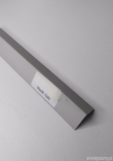 KĄTOWNIK PCV JASNO SZARY 1342/ 20X20x1,2/ 2,5M