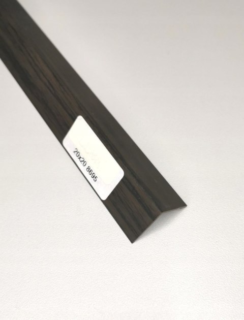 KĄTOWNIK PCV WENGE 8695/ 20X20x1,2/ 1M